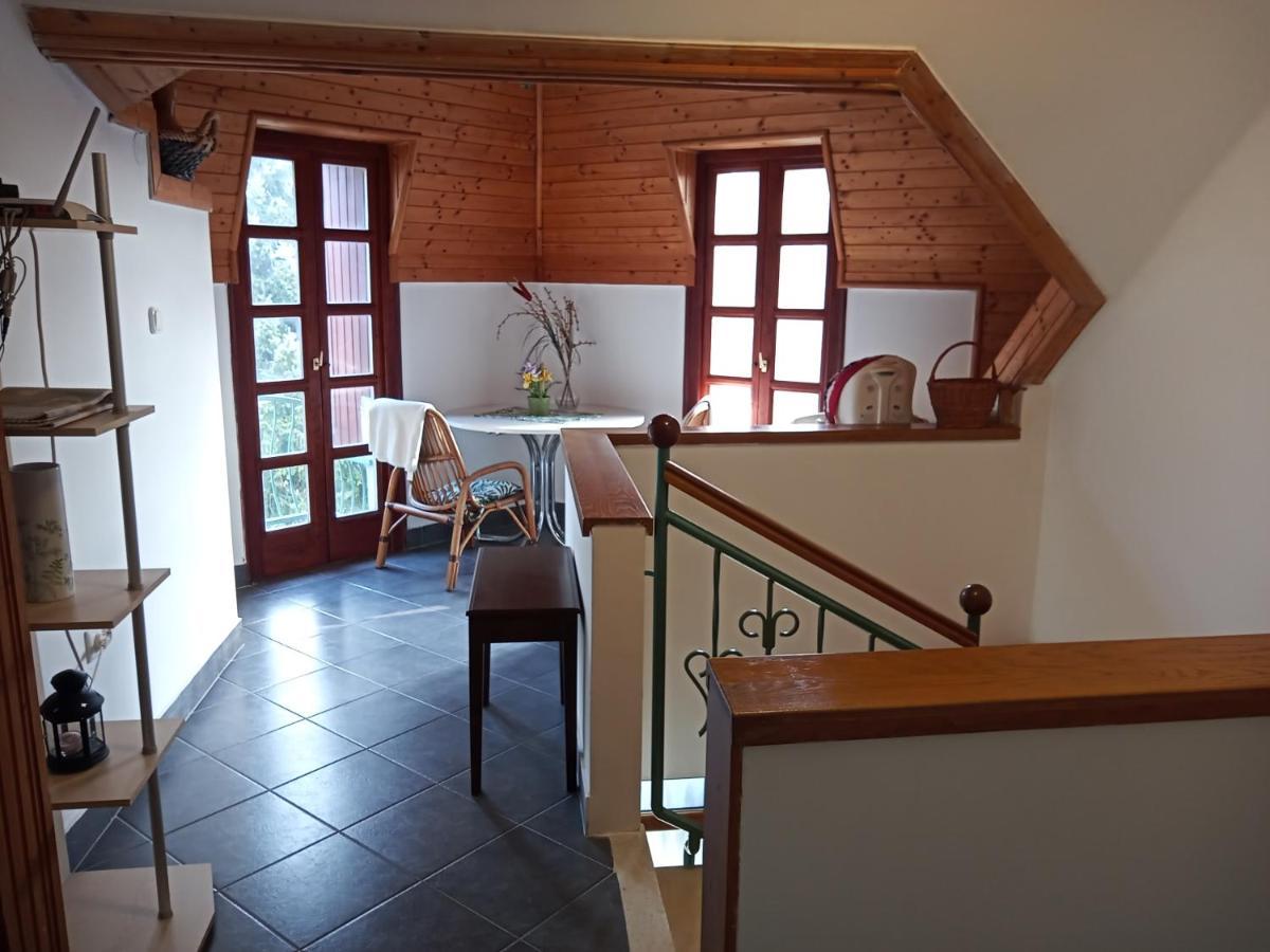 Borostyán Vendégház Balatonkeresztúr Exterior foto
